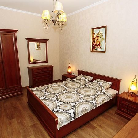 Apartment Near Museum Lviv Buitenkant foto